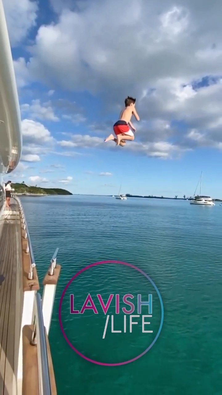 Don’t be a 🐔…J U M P I N 💦
📞 Contact your charter specialist to book today 305.607.0634
📧 Ashley@lavishlifemiami.com
#lavishlife #yachtcharters #bahamasyacht #92riva #bahamas #albany #lyfordcay #lilyachty #familyfun #luxuryvacations #luxurytravel #travel #explore
