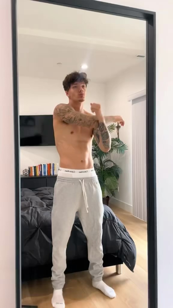 @sevryn giving us ALL the casual fit inspo👟
#ootd