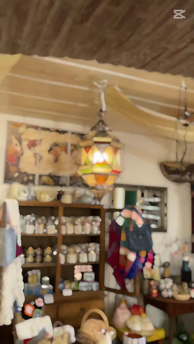 ✨ Descubra a Mercearia Souk de Mértola ✨
Um espaço autêntico no coração de Mértola, onde tradição e sabores se encontram. Na Mercearia Souk, celebramos os produtos locais, as especiarias do sul e a cultura. Venha descobrir uma seleção única de produtos regionais, vinhos, queijos, doces, azeites, artesanato e muito mais. Um convite para quem aprecia o sabor da terra e o encanto das pequenas coisas.
📍 Visite e leve consigo um pouco da alma de Mértola.
#turismoalentejo #mertola #turismoportugal #visitmertola #alentejo #boat #visitmértola