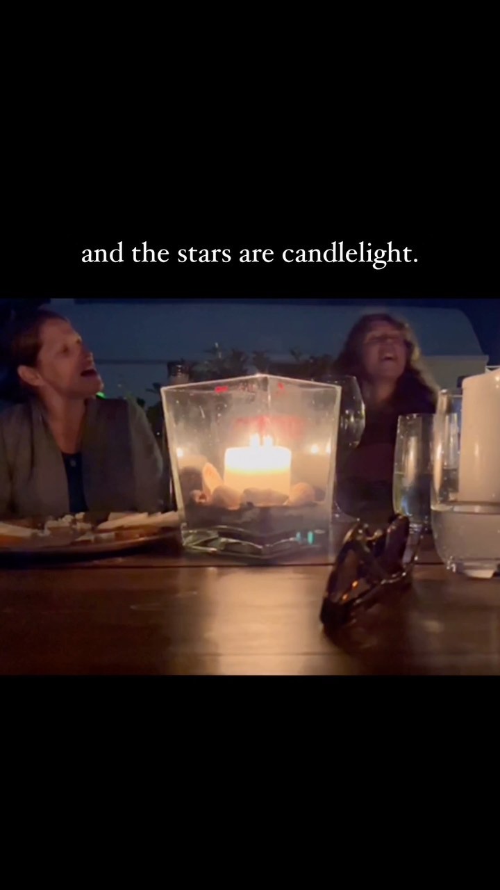 Sometimes you have way too much wine at a gorgeous vineyard in Greece. And then even though you also ate so much you can hardly breath, there is still musical magic with new friends by candlelight, under the stars, on an island on the Aegean sea. #naxos (w. @lisamannfineart @oinohoros_winebarshop_naxos @philemafoodtours) This song is called “Letter to Your Heart” - beautiful lyrics by @alfredhoward23 song by @sirensongs_music (on all the platforms)
#originalmusic #acoustic #greece #naxos #folk #folkmusic #sirensongs #tranampelovineyard #tranampelo #tranampelowine #lisamannfineart #philemafoodtours