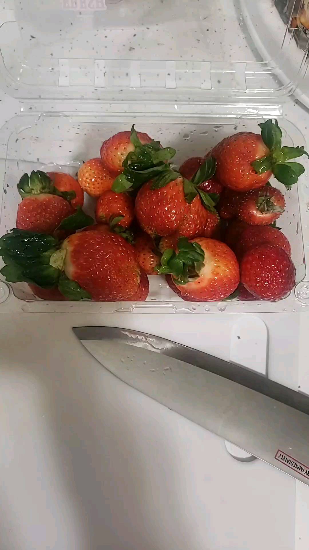 Prepping the pink strawberry champagne jam I'm making for my Pink Strawberry Champagne cupcakes.
#cupcakes #champagne #strawberry #sweets #birthdaygirl #alcoholicdesserts