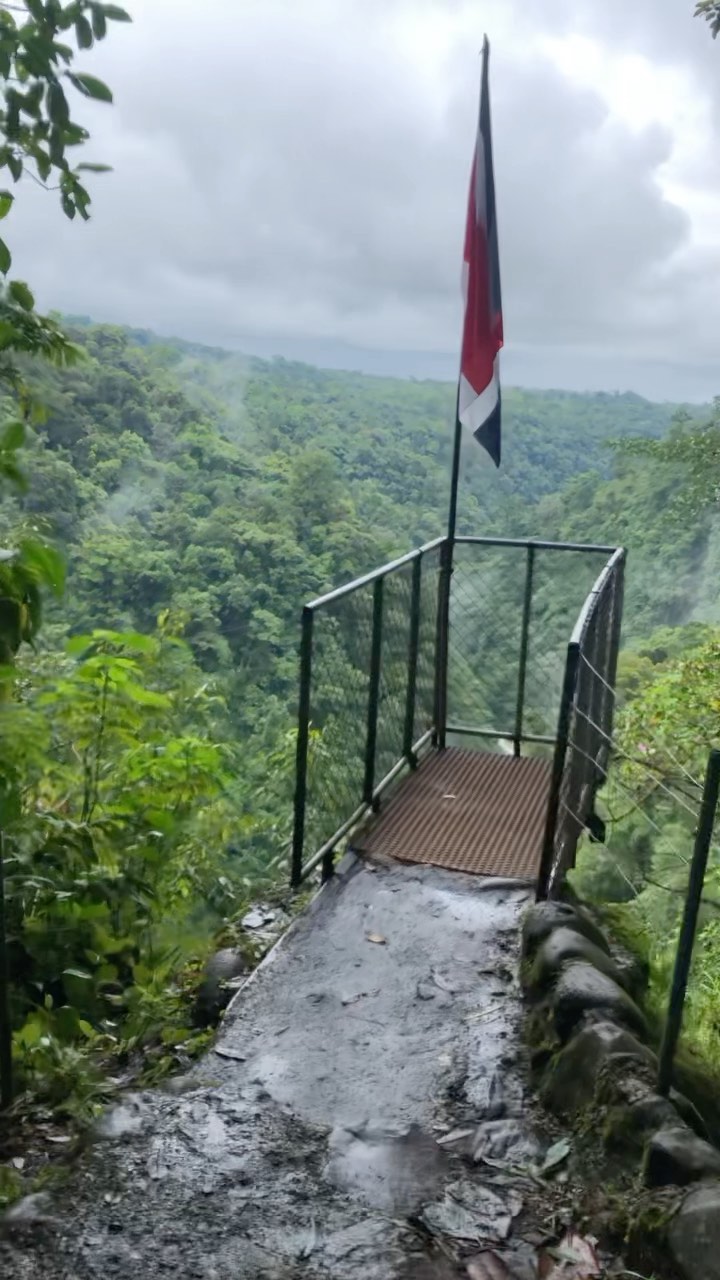 Quedese en Mangifera Hostel y conozca lugares increíbles como @cas.cadaspozoazul en Bajos del Toro 💚🇨🇷
#mangiferahostel #mangiferahostelcostarica #bajosdeltoro #greciacostarica #cascadaspozoazul #costaricacool #quebuenlugar #costarica #adventuretime #cataratas #pozosazules #ilovecostarica #naturalezacostarica #hikingcostarica