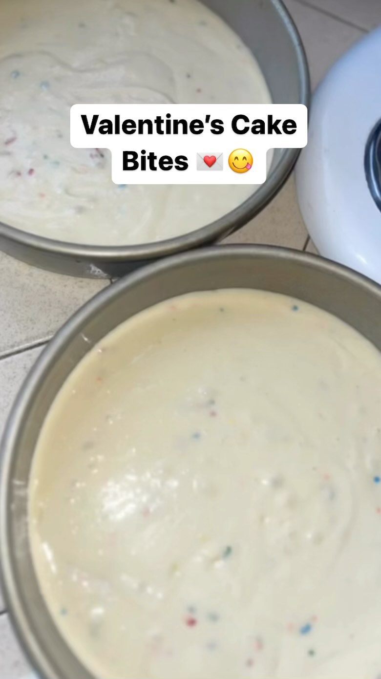 Cake Bites Coming SOON! Pre-order Now to get dibs 😉 Link in bio !🎂🧁🍰
#Reels #explorepage #Cakepops #Cake #valentines #Viral #Sweets #smallbusiness