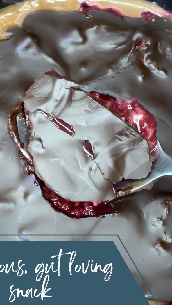 Gut Loving Chocolate Raspberry Smoothie Bowl
Perfect as a dessert or snack when you are in need for a chocolate fix!
Super easy to make, all you need is:
1 banana
2 tsp Flaxseeds
2 medjool dates (pitted)
2 tsp cacao powder
1 cup plant milk (I used soya)
1 tbsp peanut butter
Pinch of sea salt
1 cup raspberries
4-6 squares of 85% dark chocolate (melted)
This bowl of deliciousness includes healthy protein, fats and carbs and can absolutely be part of your healthy balanced nutrition!
Give me a 🔥 if you are a chocolate lover too!
#chocolate #chocolatelover #smoothiebowl #menopause #perimenopause #hrt #guthealth #health #wellbeing #healthyeating #nutrition #menopauseweightloss #weightloss #hormonehealth #hormonebalance #menopausesupport #menopausematters
Recipe inspired by @plantbasedgutdoc