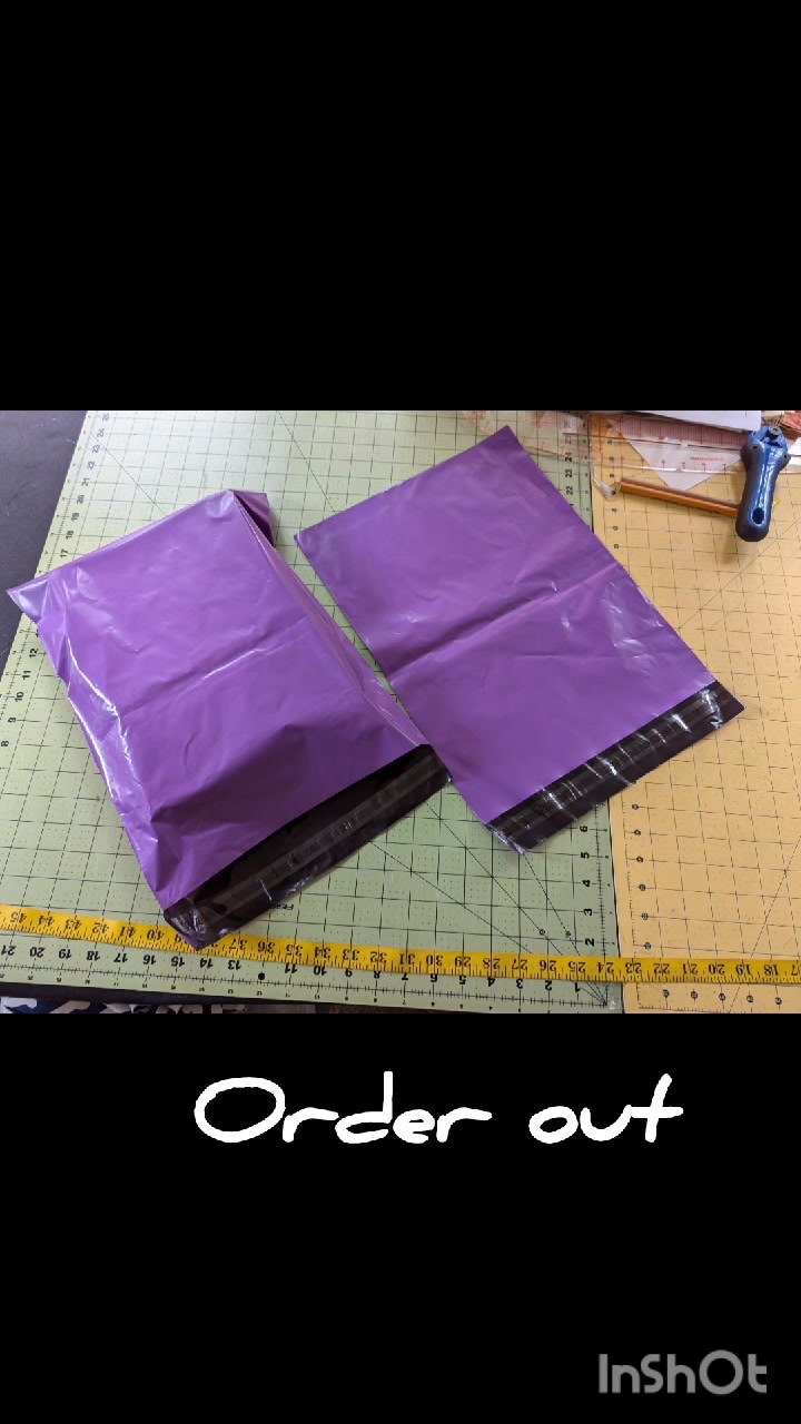 Fabric in, custom order out ✈️
ʘ‿ʘ
Monday- Friday
Music: Liquid Honey
Musician: Brianna Haze
#sewsewsew #sewinglife #customlife
#customsewing #seamstress #seamstresslife #seamstresslife✂️