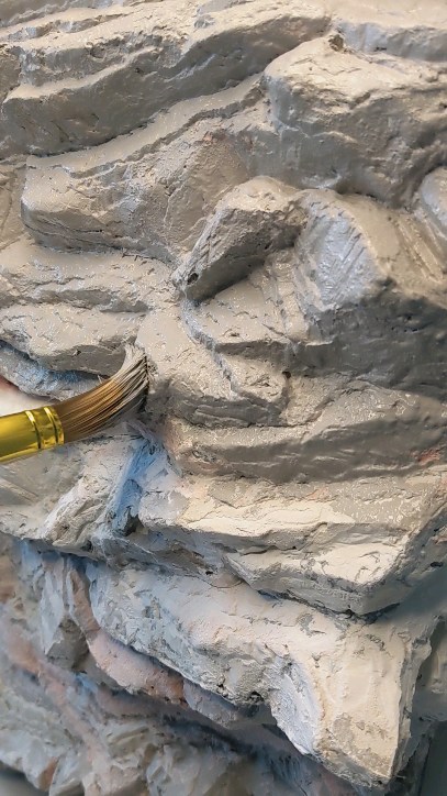 Proper way to prime a Rock Wall. There are no parallel lines in nature ⛰️ #interiordesign #design #painting #sculpture #stomewall #decowalls