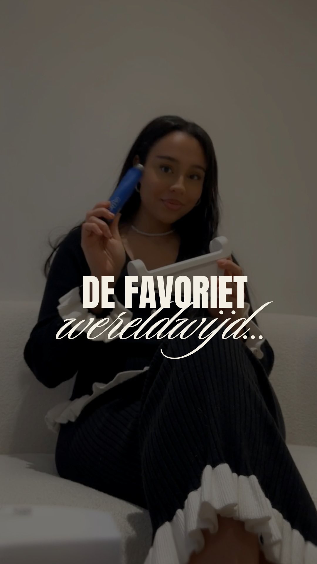 We begrijpen hoe je je voelt…
Elke dag weer kijk je in de spiegel en zie je ze: littekens die maar niet vervagen, grove poriën die je huid minder glad doen lijken, fijne lijntjes die je steeds meer opvallen. Je hebt al zoveel geprobeerd—van dure crèmes tot thuisbehandelingen—maar niets lijkt écht te werken. Het is frustrerend, vermoeiend en het knaagt aan je zelfvertrouwen.
Je bent niet de enige. Zoveel van onze cliënten voelden zich net zoals jij. Ze waren het zat om zich onzeker te voelen over hun huid, om oneindig veel producten te proberen zonder resultaat.
Maar stel je eens voor...
Een huid die straalt van gezondheid. Littekens die vervagen. Een gladde textuur zonder zichtbare poriën. Een frisse, jeugdige uitstraling waar je trots op kunt zijn. Dat is wat de #1 award-winning SkinPen® behandeling voor jou kan betekenen.
Bekroond. Geliefd. En bewezen effectief. SkinPen®.
En omdat we weten hoe belangrijk nazorg is, krijg je na de behandeling een exclusieve skincare kit mee naar huis. Speciaal samengesteld om jouw glow te ondersteunen en te verlengen, zodat je elke dag kunt genieten van jouw nieuwe huid.
Je hoeft geen genoegen meer te nemen aan microneedling behandelingen zonder resultaat.
Je hoeft geen tijd en geld meer te verspillen aan oplossingen die niet werken.
Je hoeft geen heftige operaties te ondergaan.
Alles wat je nodig hebt, is de #1 SkinPen® behandeling.
Wil jij dit ook ervaren? Stuur ons een bericht met “INFO” voor meer details of om direct te boeken.
- Alles wat je nodig hebt, vind je via de 🔗 in onze bio.
Boek online een afspraak: www.thehagueclinic.nl
📞 Bel: 085 060 74 77
📧 E-mail: info@thehagueclinic.nl
LIKE, SAVE & FOLLOW als jij klaar bent voor jouw huidtransformatie.
🤍@thehagueclinic