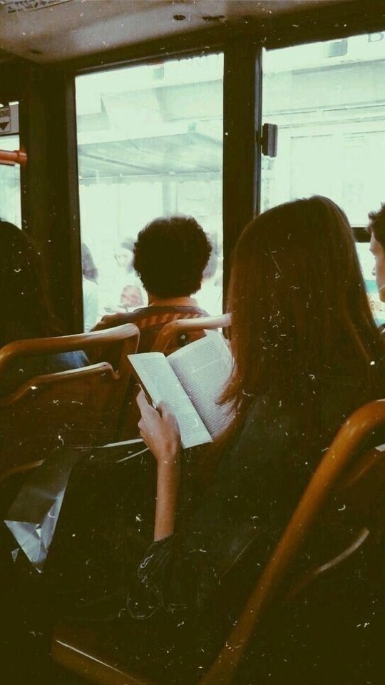 A book 📚 is a gift you can open again and again.
#booknerd #bookpublishing #writer #writersofinstagram #reels