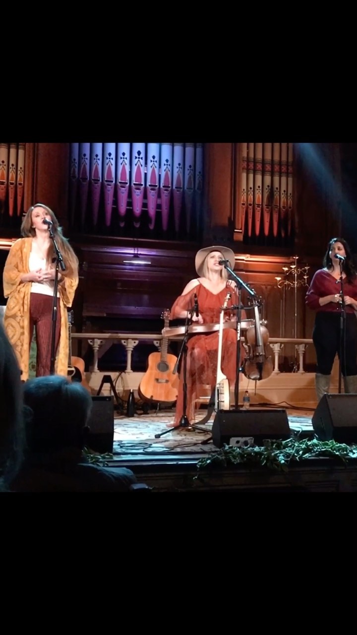 March 25 - Portland @oldchurchpdx
🧡❤️💕 a magical evening of music & art celebrating the arrival of SPRING! @sirensongs_music hosts with original folk/Americana music featuring gorgeous harmonies & poetic lyrics, as well as favorites performed on a variety of stringed instruments from banjo to dulcimer.
Tickets on sale now.
Also…
March 23 - Bend, OR @towertheatrebend
May 12 - Duluth, GA @eopresents
#timeaftertime #dulcimer