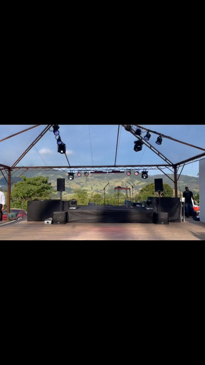 Aquele antes e depois de impressionar do casamento da @floratzanno e @chicotgomes
Tudo feito do zero e pensado pro casamento deles, com um resultado incrível!
Amamos fazer parte
Sonorização/ iluminação @mdeventosproducoes Assessoria @amoraassessoria
Bar @double_bartenders
Música @luizalian
Beleza @julianepalesel
Vestido @cortanabrides
Bem-casados @anacristinabemcasados
Buffet @buffetvanzetto
Decoração @odiamaisbonito
Doces @petitefleurpatisserie
Foto @liriade_
Mobiliário @marcialocacoes
Ambulância @lifecorpdobrasil
Banheiros @wcchicbrasil
Gerador @flex_geradores
Cobertura @montectendas