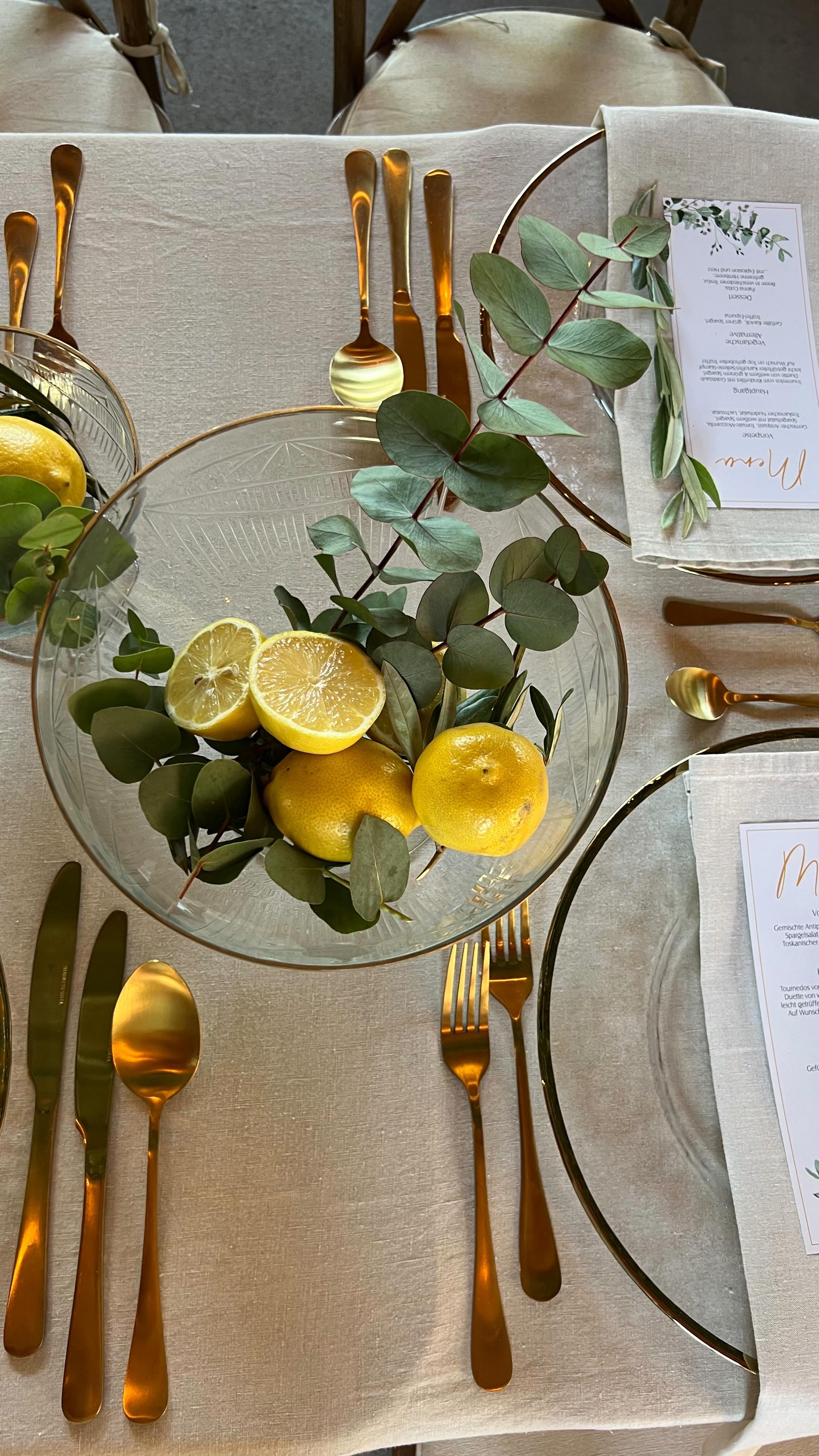 WE ARE CREATIVE ✨🤍
And we love to do Art with flowers 🤍
#flowers #florist #flowershop #blumen