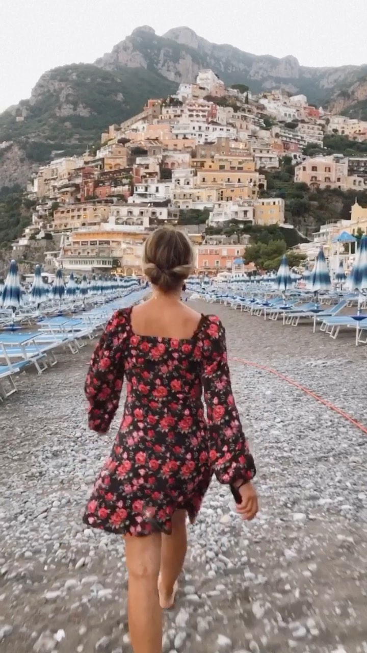 Fin d’un séjour de rêve et mariage féerique à Positano 💫✨. La côte Amalfitaine est d’une beauté à couper le souffle. Déjà hâte d’y revenir 🥰#positano #italy #wedding