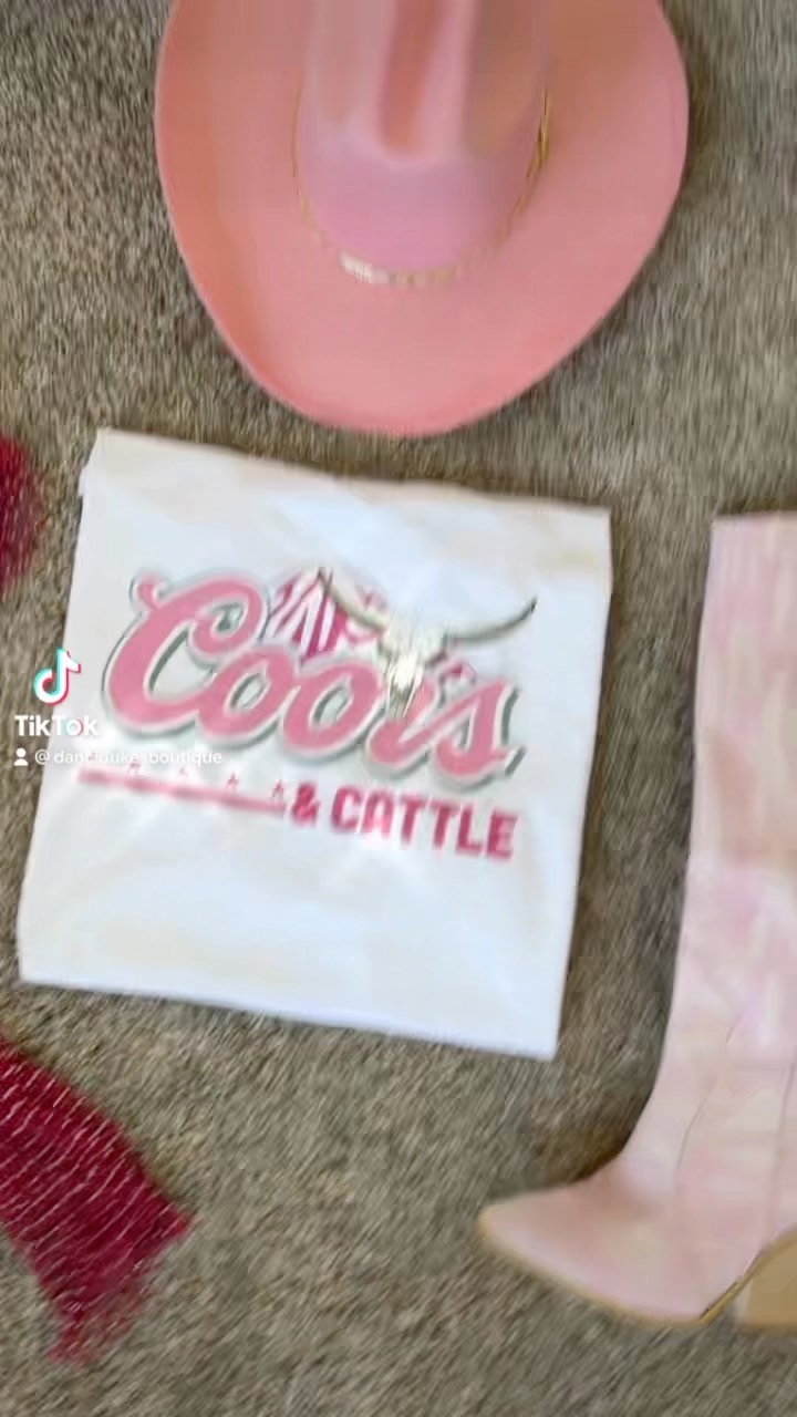 Western fits #feltcowboyhat #snakeskinboots #cowgirlboots #coorsandcattle #pink #nashville #rhinestone