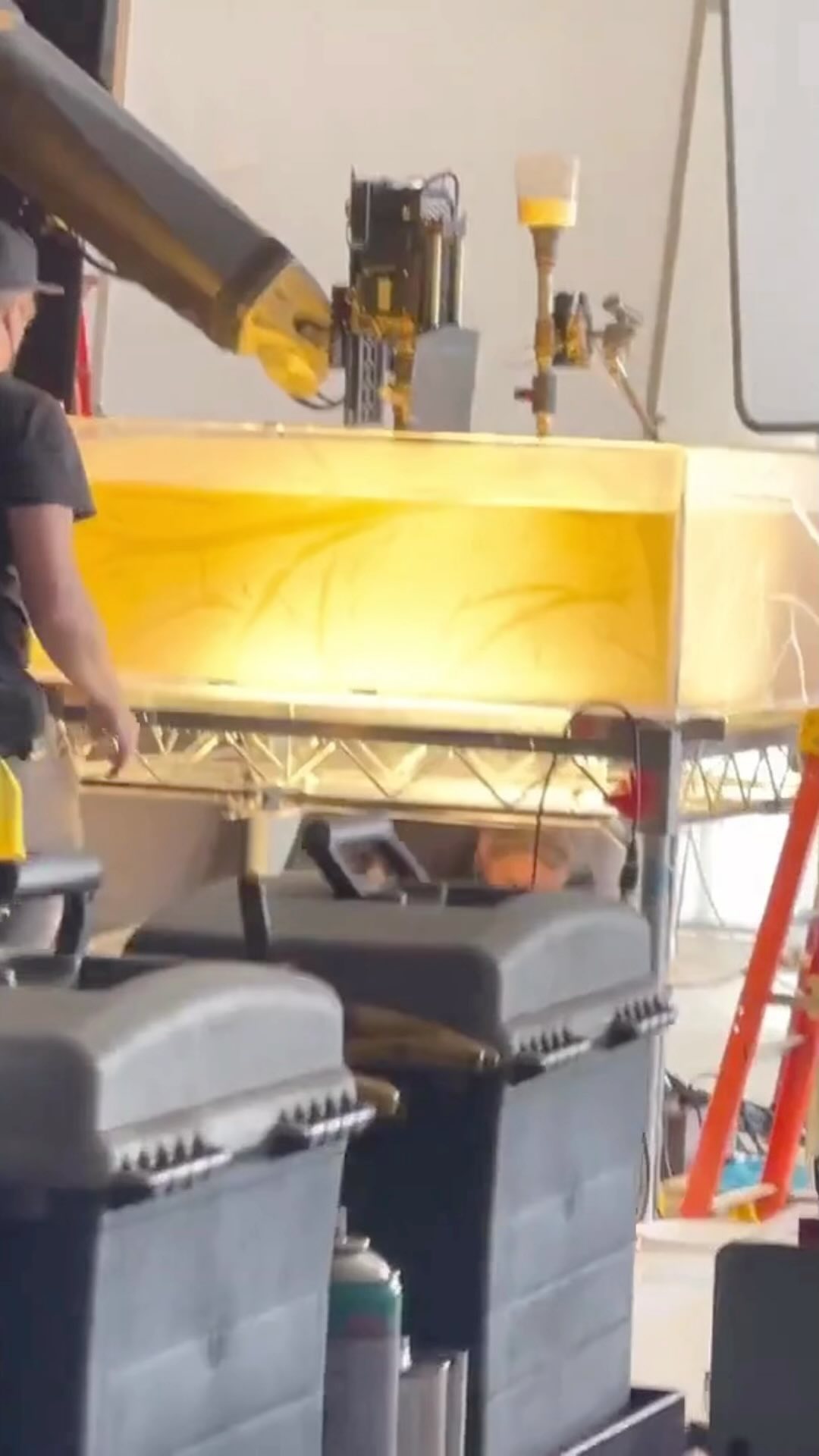 A little Behind the scenes action for your yummy ice tea youâll be slurping on all summer. đč
#behindthescenes
#icetea #starbucks #lightspacestudios #producer #director #filmmaking #filmproduction #filmfestival #cinematography #onset #productionlife #scriptwriting #actinglife #preproduction #postproduction #filmlove #filmcommunity #lightspacestudios #filmmakers #behindthescenes #bts #creative #losangeles #hollywood #studioflow