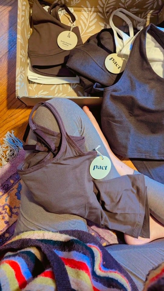 the one where Alyssa rambles about organic cotton clothing & frequency of fabrics
09.28.24