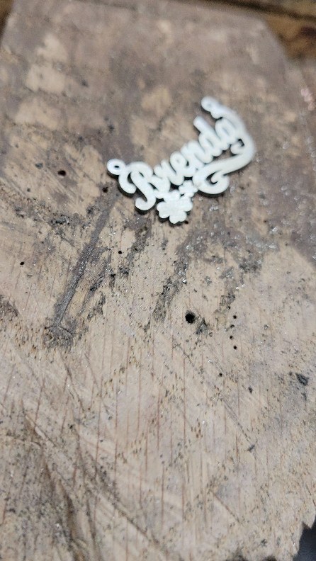 Entregado el mismo día. Felicidades por su premio en el 2do lugar. Obtenga el suyo también en Joyería Onix. Visitenos en el 812 N Thompson St STE 15, Springdale, AR