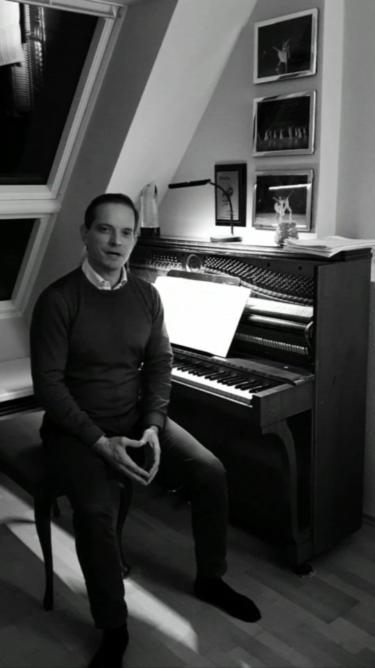 An exciting day! Today I released the first single of my upcoming EP "Nocturnes No. 1-5" - it's called NOCTURNE NO. 1 IN C-SHARP MINOR, OP. 13.
.
I very deliberately chose a historical title to express my appreciation for the music of the Romantic period. It is my first EP in 4 years, produced again in the "Grand Piano" sound - and each composition is always an OESTLIND at the end.
.
When I compose, I always need inner peace - and it has proven to always write the first notes with pencil in a bound music book. Like so many composers before me in the last centuries.
.
I hope you enjoy listening - the EP will be released on April 7th. And feel free to write me your feedbacks in the comments, I'm happy about every contribution!
.
.
#artistoftheweek #artistsofinstagram #brilliantmusicians #classical #classicalcomposer #classicalmusic #classicalmusician #classicalmusicians #classicalpianist #classicalpiano #music #musiciansofinstagram #pianist #pianists #pianistsofinstagram #piano #pianoart #pianoday #pianolovers #pianoplayer #pianoplayers #pianosolo #pianotime #talentedmusicians @silentbeatrecords