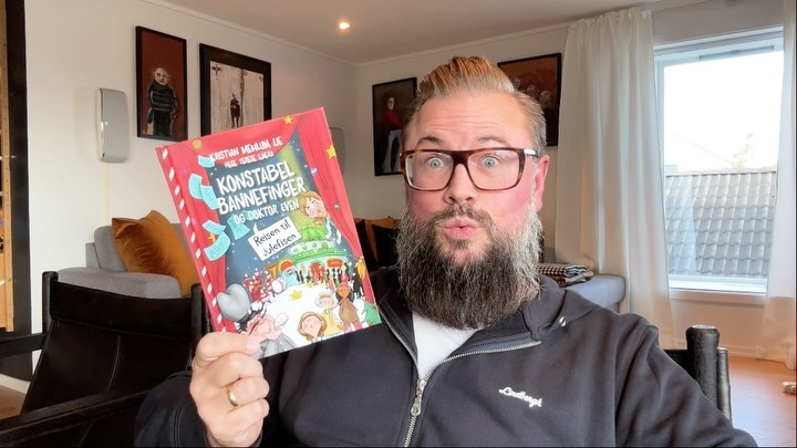 «Reisen til Julefisen» er ute nå!
#forfatter #forfatterliv #forfatterdrøm #forfatterlivet #bok #bokelskere #barnebøker #barnebok #barneboktips #barnebokillustratør #barnebokforfatter #summer #fun #gøy #moro #humor #guttakrutt #fun # funfunfun #galskap