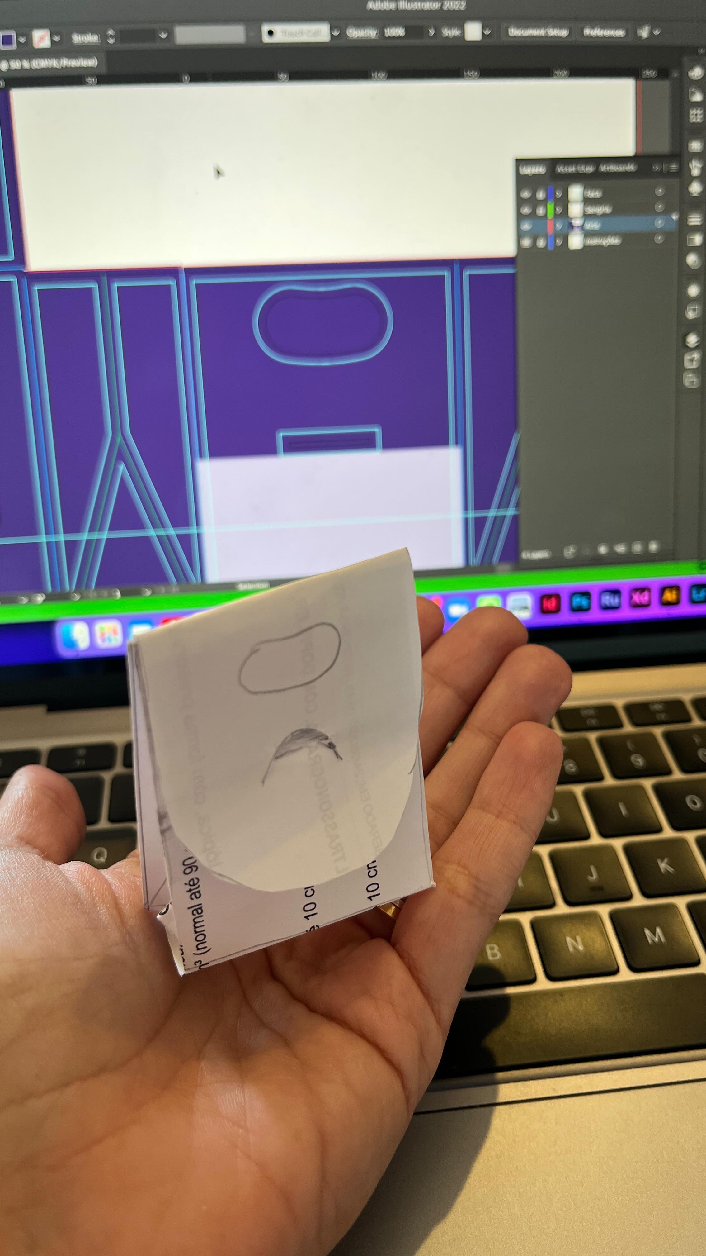 aaaah! nada como o processo “criativo” das designers! 🤣
#graphicdesign #mockup #packagingdesign #designgrafico #designdeembalagem