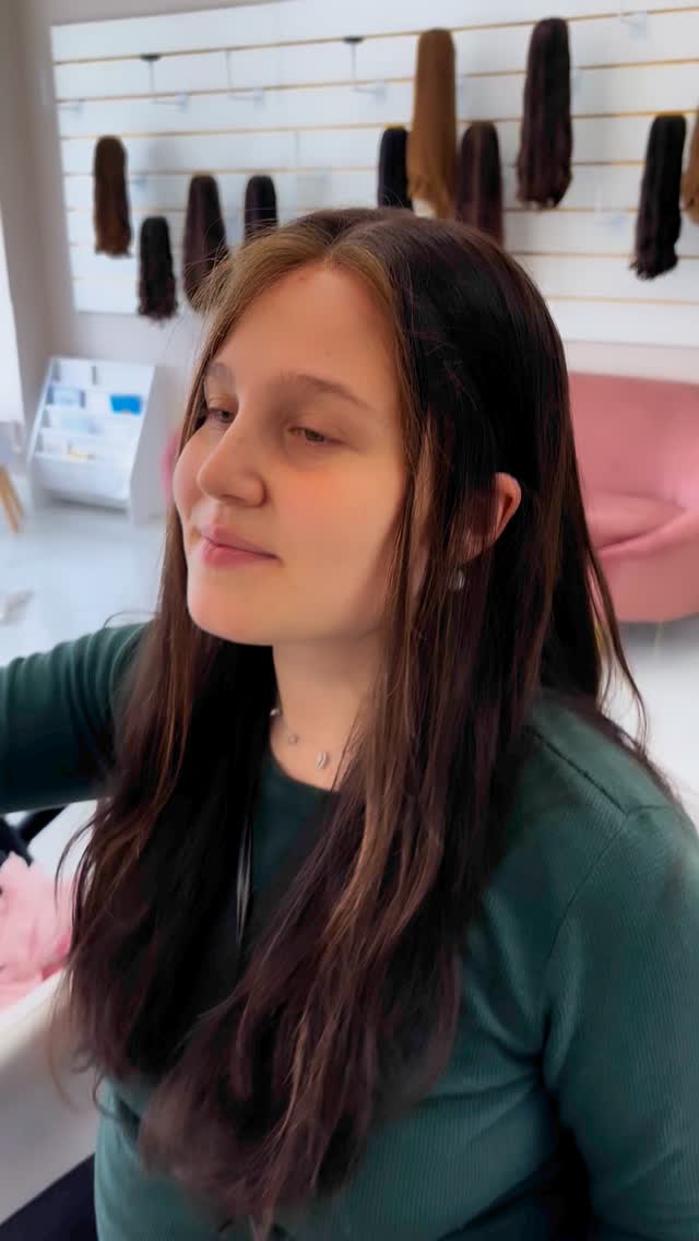 Love when it all comes together!! 💕We get asked all the time if we sell precuts. The answer is No, since a wig needs to be customized specifically for the clients face. For example face framing layers , hairline …