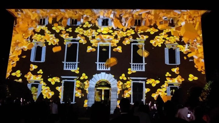 Lac de Côme , #villabalbiano albiano #comolakewedding #comolake #comolakeitaly #wedding #videomapping #videomapping3d #videomappingshow #videomappingprojection #brideandgroom #bride #beautifulwedding