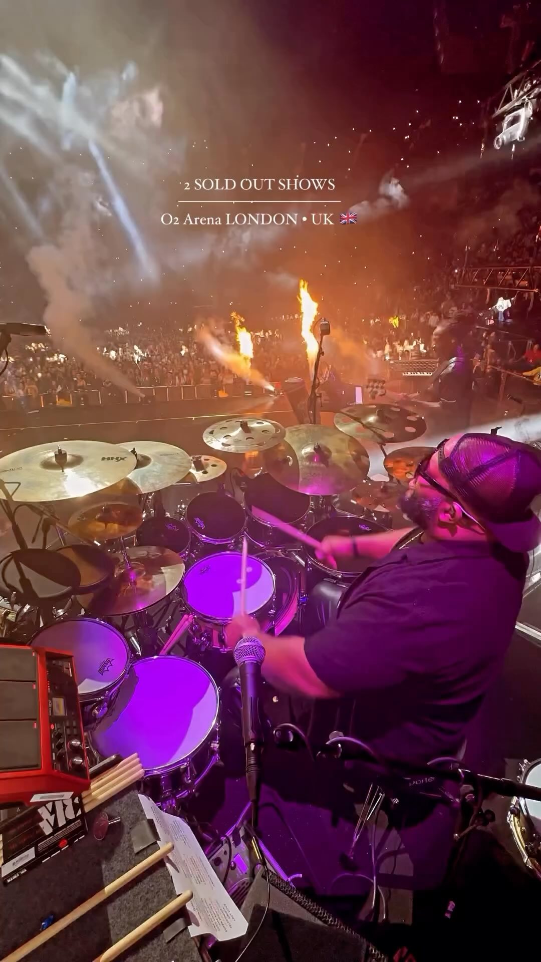 Reposted #drumdotsArtist @pudgetribbett IT’S PARTY TIIIIME! #drumdotsOnTour
•
#blessed #grateful #champagneandrosestour
•
DO•WHAT•YOU•♥️
@neyo 🎙️
@rayrayholloman 🎸
@montkeyz 🎹
@jraines112 🎸
@cnote_313 🛠️ (Tech)
@vjmungo 💻
@iamkingchoco1 🎛️ (Monitors)
@thesoundmanusa 🔊 (FOH)