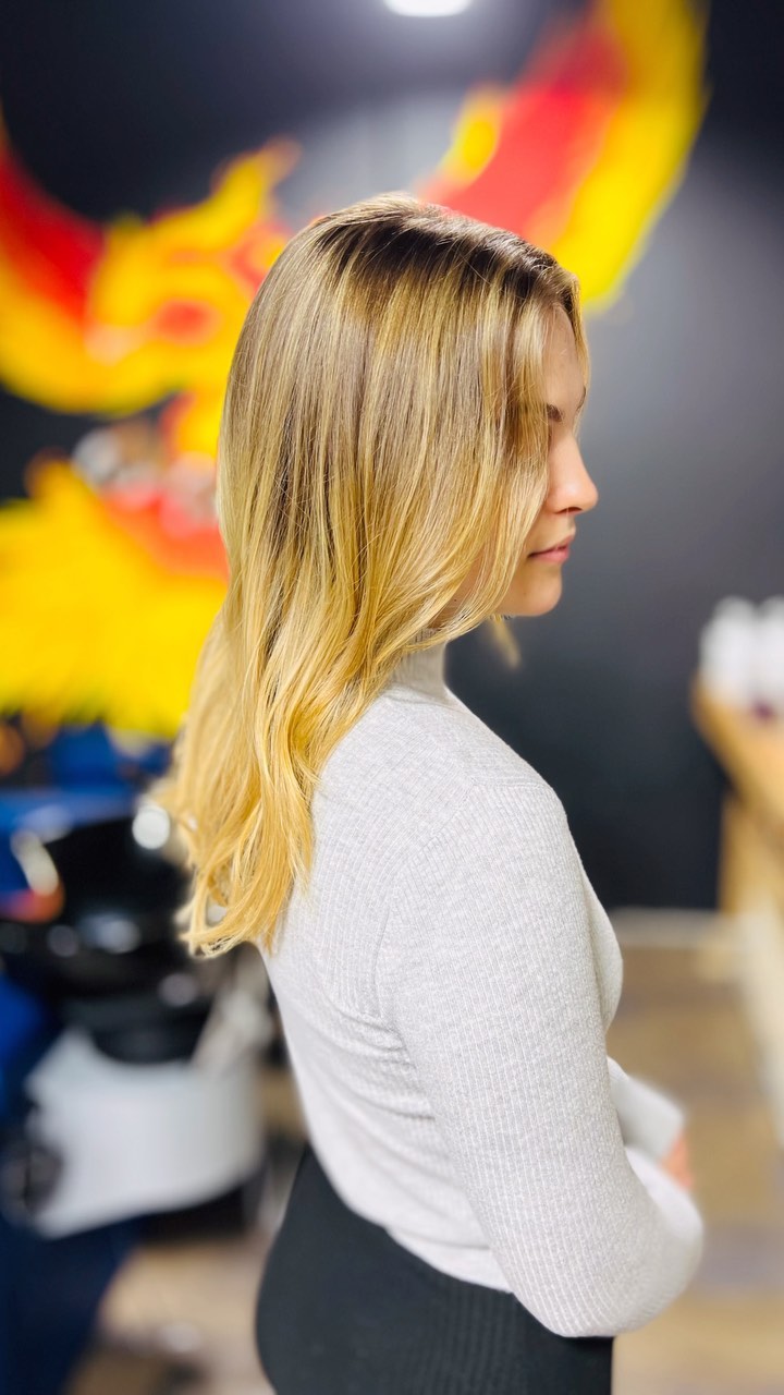 Wir haben uns wieder köstlich amüsiert @marla.ktn 🫶
#wirschneidendortmund
#ctmstr #cutmasterdortmund #friseurdortmund #highlights #balayage #revital #midlights #glynt
#hair #haircolor #hairdresser #beauty #wow
#dortmund #phönixsee #frisuren #hairstylist
#blondehair #frisur #style #happy #love #fashion
#frisurentrends #haircut #frisurenideen #schön #haare