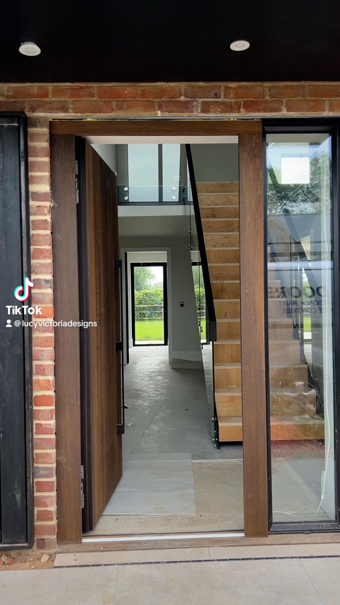 Come and have look inside a family home that will soon be ready to move in!
#lucyvictoriadesigns #luxuryhome #familyhome #newbuild #newbuildhomes #newbuildhomesuk #propertydevelopment #clients #developer #LVD