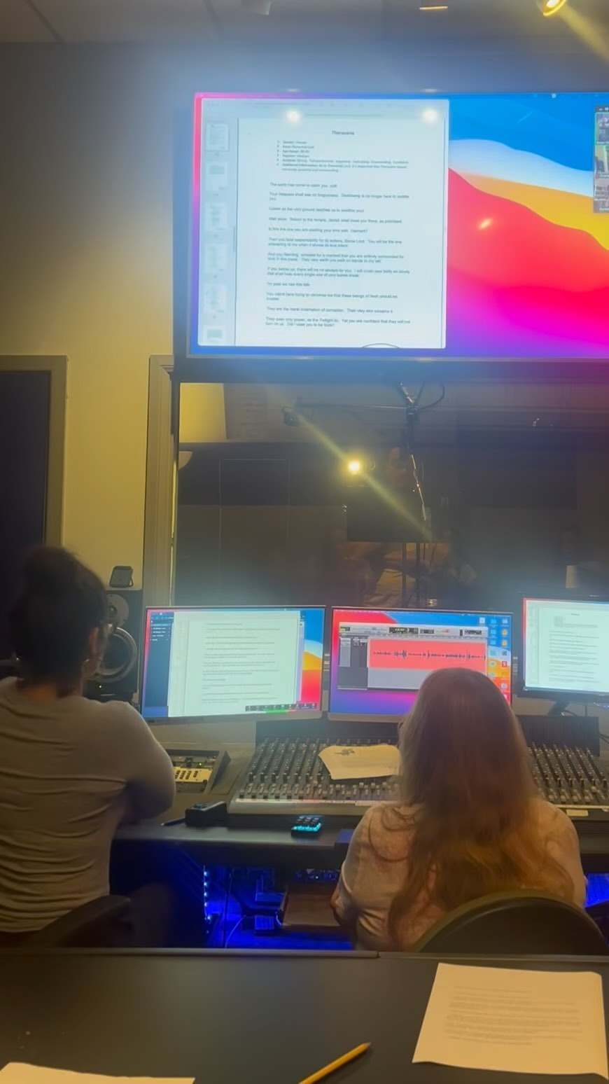 🎤 MORE VOICEOVER 🎤 The 2-Day Animation Intensive with the amazing @loritalk4 and @palyosusan was a success!!! 💪🏽🔥
Lori is flipping amazing and all of my classmates were so good 😊 I really did learn a lot 🙌🏽 happy to see where this VO journey continues to take me 🙏🏽❤️
#voiceover #voactor #dubbing #animation