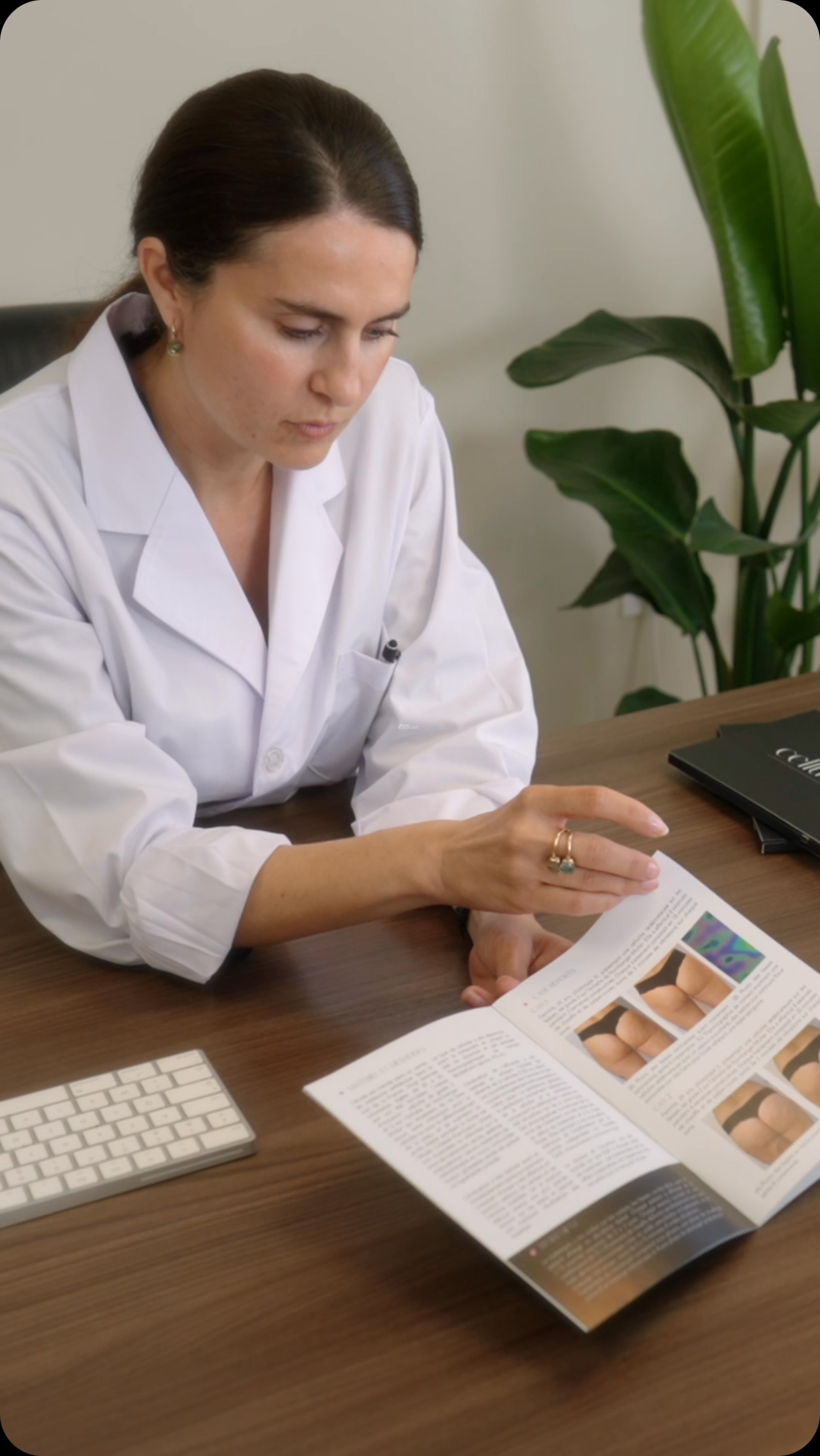 À l’occasion du tout dernier traitement anti-cellulite par @deleo.official, nous avons réalisé une nouvelle vidéo pour @cellution_official 😍
On espère que cette vidéo vous plaira 🔥🔥
Cheffe de projet : @happinessisthenewstyle
Mannequin : @marie_chloe_scott
Tournage : @calo_nrz @lexilandy
Post-prod : @landyproduction
#esthetique #anticellulite #skincare #deleo #cellution #cotedazur #landyproduction