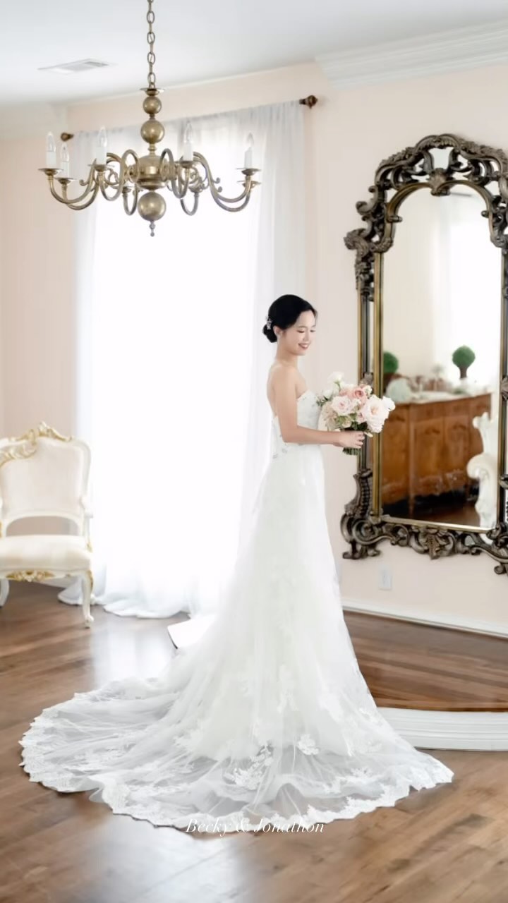 Wedding day B + J
——————————————
Photo @beautifuldaysphoto
Makeup & Hair @jessica.j.beauty
Flower @iamstyling_usa