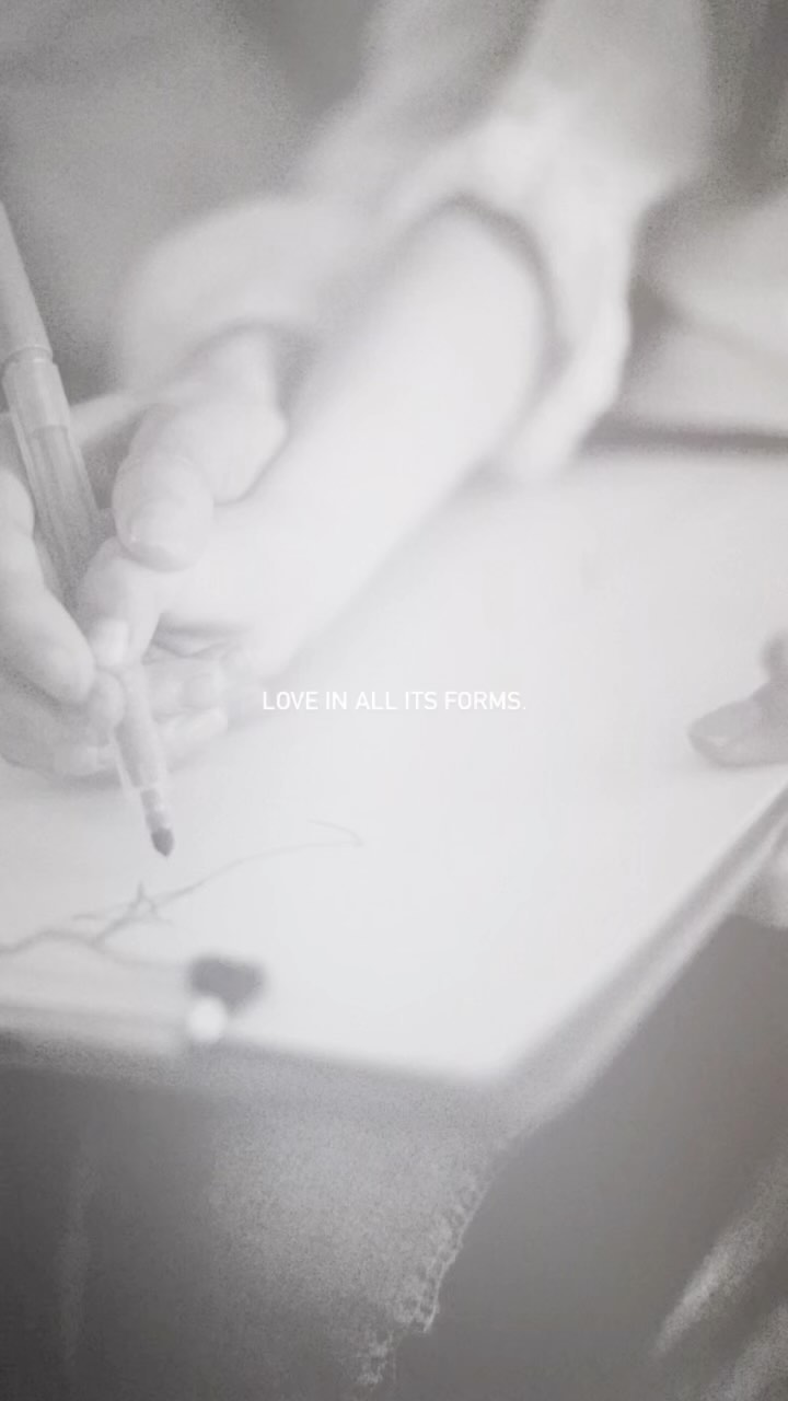 Love booster necklace for love in all its forms using:
1. Rose Quartz for filling your cup with love.
2. Citrine for more pleasure in play.
3. Amethyst for easing anxiety and leaping higher in love.
4. Moonstone for fertility and goddess energy.
Love and be loved.
Love Booster necklace now available with 25% on Etsy (link in bio) as part from Black Friday 2023. 🖤