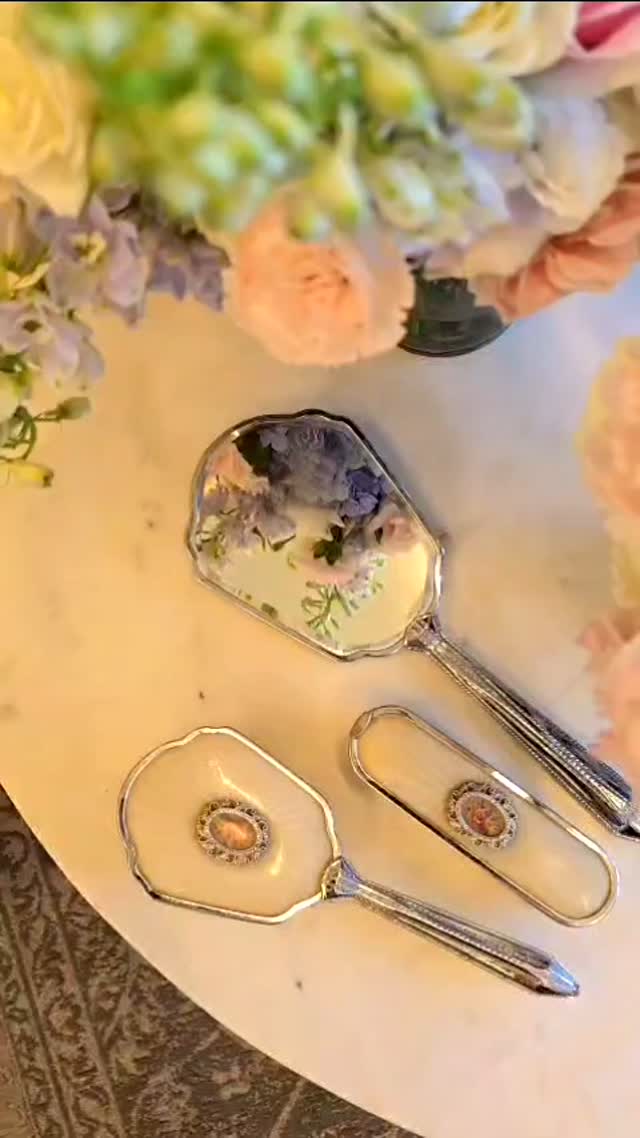 A love story told in flowers…
Soft petals, gentle hues, and floral moments designed to reflect your heart. From aisle to altar, we pour love into every bloom to make your day feel like a dream.
If romantic, elegant and unforgettable is what you’re after — we’d love to bring your vision to life.
Enquire now to secure your wedding date. Let’s start planning your floral fairytale.
#RomanticWeddings #WeddingFlorist #KZNFlorist #ElegantWeddings #LoveInBloom #WeddingFlowersSA #FloralDesign #SAWeddings #WeddingInspo