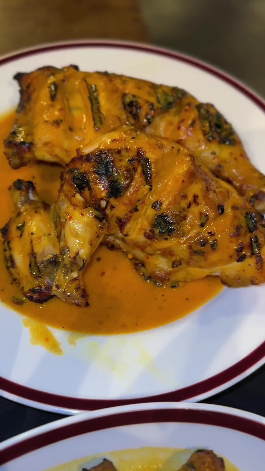 Perfectly grilled chicken paired with fluffy Peri rice. Can't go wrong. ๐ฅ๐