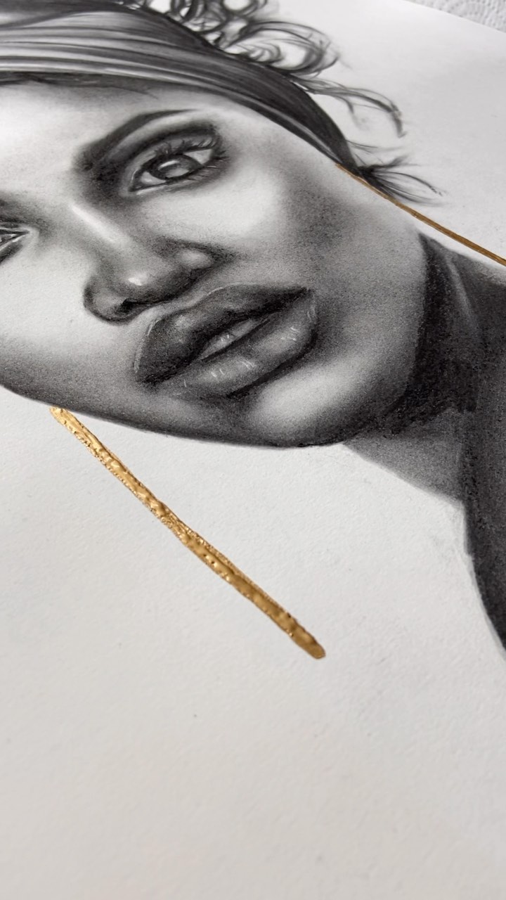Now finished! Ready for a digital scan and a frame 🥂
.
.
.
.
.
.
#charcoalart #finishedmyproject #finishedart #portraitdrawing #blackandgold #contrast #mixedmediaart #artistoninstagram #portraitartist #modernart #charcoalandgold