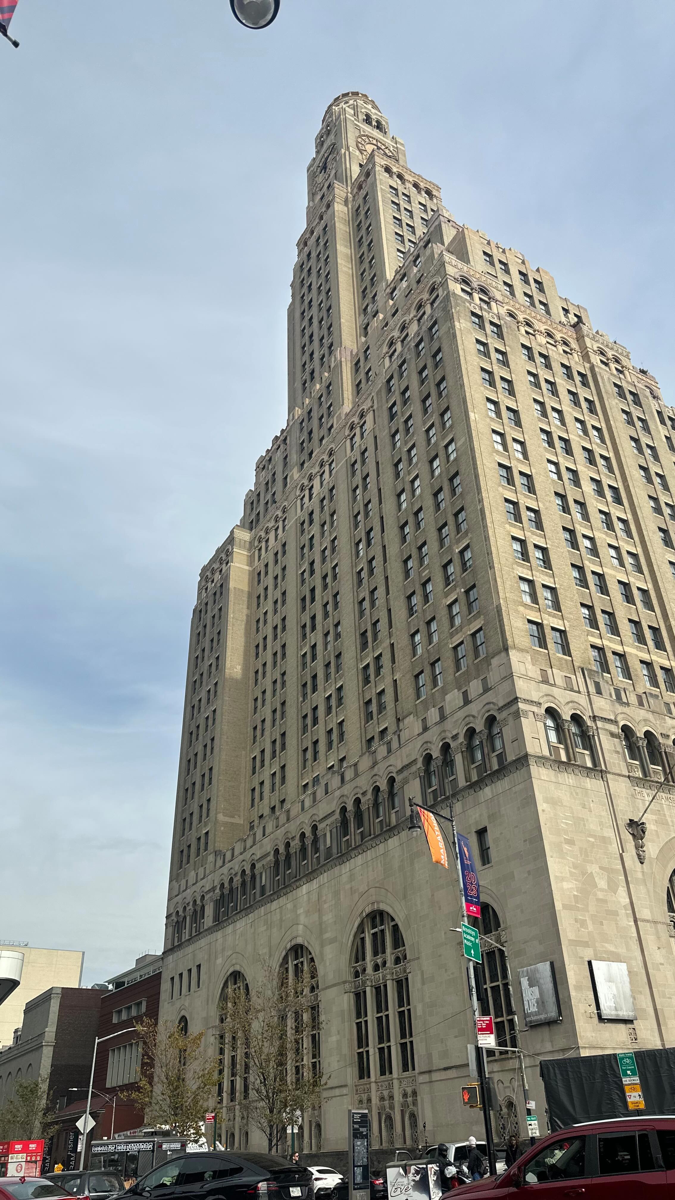 ___ Views from One Hanson Place 🌇 in Brooklyn
.
.
.
_________________________
📲 Reach out and we’ll guide you to your dream home✨
@jennyrosehalupka - 908.247.2945
@ginahalupka.realestate - 646.494.5301 _________________________
.
.
.
#thehalupkateam #onehansonplace #brooklynrealestate #brooklynrealtor #barclays #brooklynhomesforsale #trustedadvisor #luxuryinvestments #hansonplace #brooklynrealestateagent #brooklyncondos #nycapartments #downtownbrooklyn #dreamhome #luxuryhomes #realestateinvesting #realestatehelp #realestateinvesting #brooklynliving #brooklynlife #newyorktimes #whattodoinbrooklyn