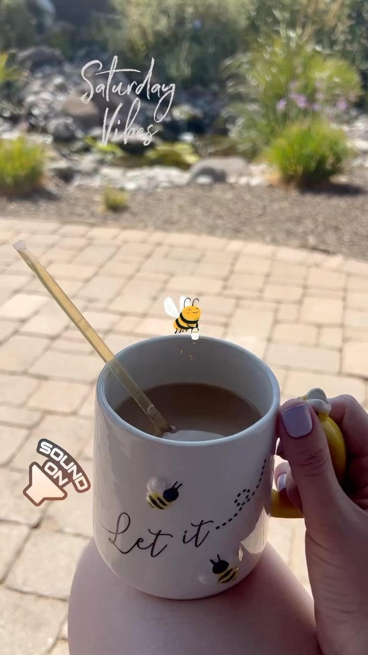 Not much beats starting the morning with a cup of coffee 🍯☕️, the sound of a babbling brook and a beautiful mountain view. How are you spending your Saturday? (P.S. Organizing the garage comes next…wish us luck! 🥵😅)
#sedonabeeco #honeystraw #sedona #campverde #cottonwood #supportlocalaz #localhoney #cornvilleaz #sedonabeeremoval #savethebees #savethebeesaz