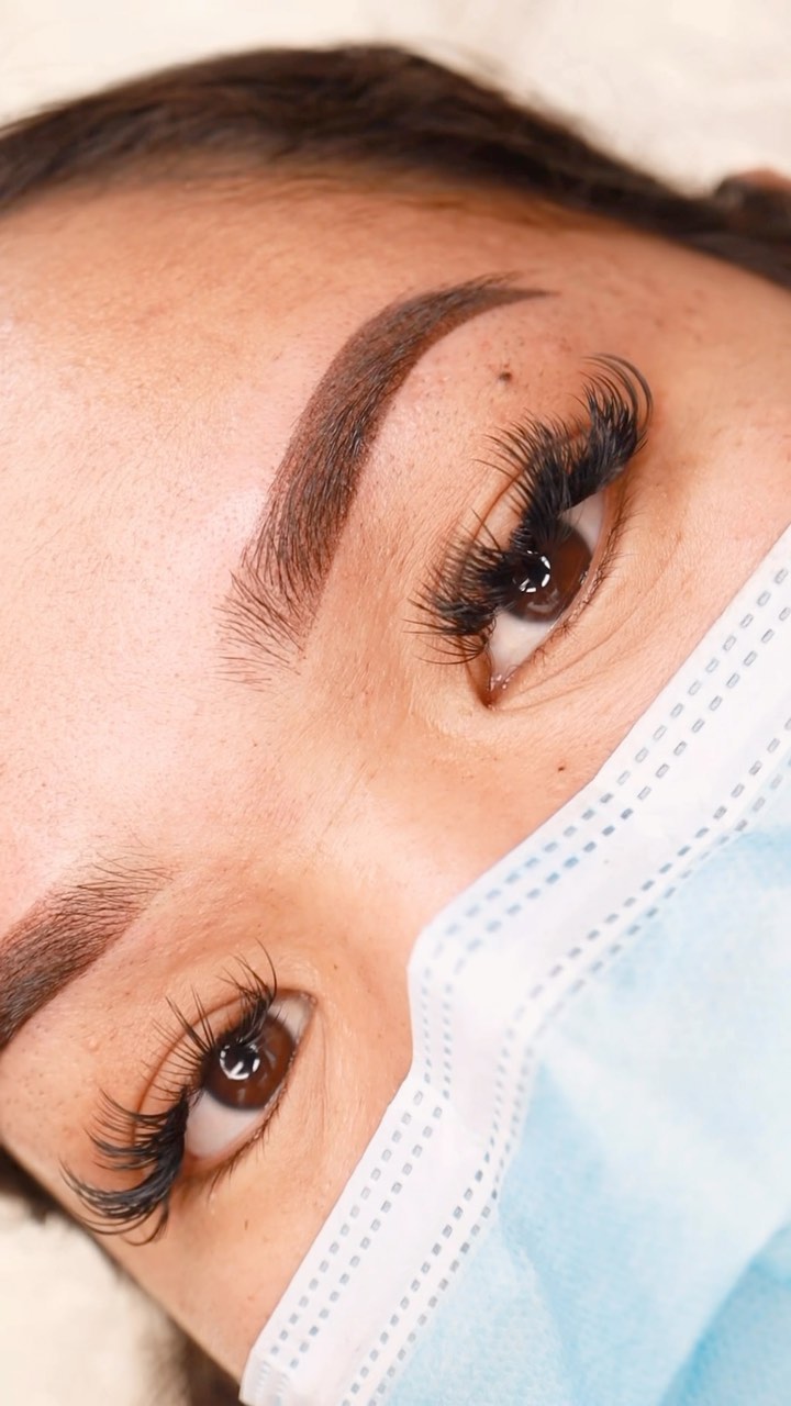 Ombré powder brows enhance what you already have 🤩 and it’s sweat proof, waterproof, and gives you the confidence .
Using @evenflocolours
Now booking for June!
Info & ONLINE BOOKING: www.vixcosmetictattoo.com
📍Bay Area (Burlingame)
🤎 Specializing in ombré powder brows.
‼️Previous tattoo work needs to be approved first.
——
INFO:
• Pain level: 3/10
• Duration of appointment: 2 hours
• Healing time varies but average 2 weeks
• Lasts: 1-3 years depending on skin type and lifestyle.