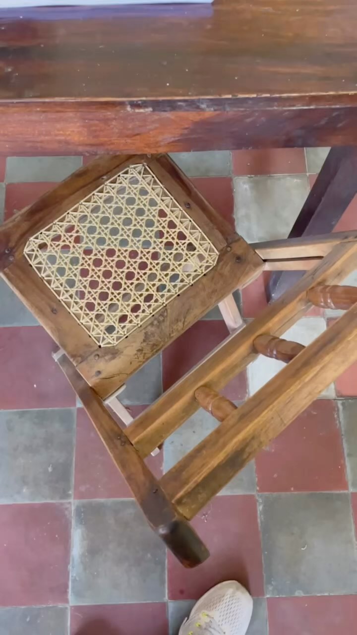 We have started our guestbook again and look forward to your greetings, comments, tips or drawings ✍️🖋️📝🖍️📜 #guest #guestbook #guestbookideas #hostel #hostellife #welcome #tortugabooluda #tortugabooludahostel #león #nicaragua #nicaragua🇳🇮 #travel #travelling #travellife #backpackingcentralamerica #backpacking #backpacker #traveler #bienvenido #greetings #drawing #comments #savetravel