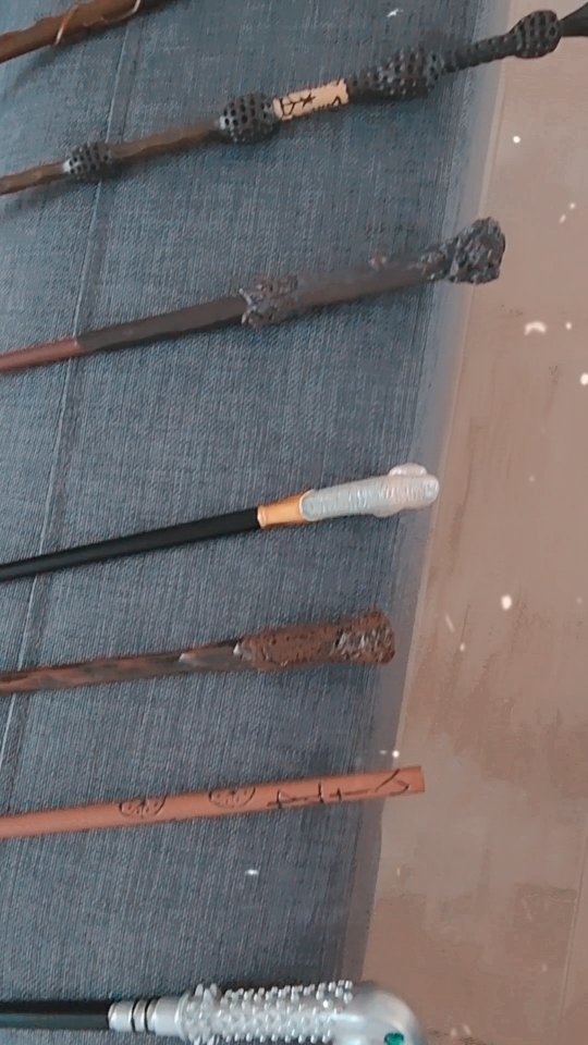 Une livraison un peu spéciale...
#auxnuitsmagiques #harrypotter #nuitinsolite #baguette #magie #baguettemagique