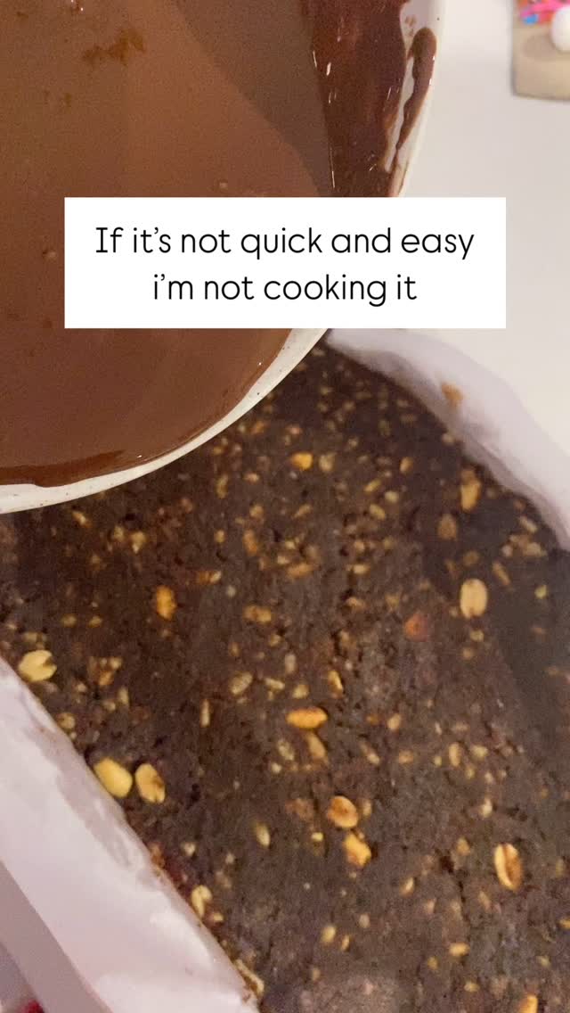 You found my page because you want to eat healthy—without all the effort. 🙌
Let’s be honest: when it comes to cooking, nothing’s worse than a recipe with a ton of steps and a bunch of ingredients—especially the ones you don’t have on hand. It’s enough to make you want to skip it altogether. 🤦♀️
In an ideal world, we’d all have time to cook like chefs, but between work, school, kids’ activities, and trying to keep up with life… who has time for that? 😅
You can still eat well without spending hours in the kitchen. That’s what I’m all about—simple, practical tips, skills, and recipes you can actually fit into your busy life.
Doors are now open for my 6-week Nutrition Support Group for Women—but only for 2 more days! Click the link in my bio, send me a message, or comment “READY” and I’ll send you the link. ✨
#EasyMeals #QuickAndTasty #NoFussCooking #BusyLifeEats #EffortlessMeals