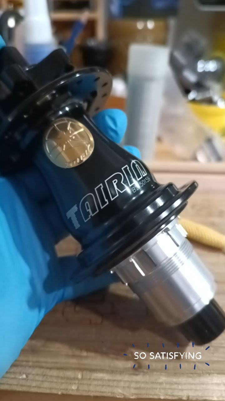 The most satisfying part of the hub assembly. More S1 and R1s heading off to patient riders~ thanks for the wait!
.
.
#PATENTED #globally 💯 🚲🚲🚲 #canadian #bigbearings #quality #assembledhere #handbuiltwheels #wheelsets #engineered #proprietarydesign #performance #wheels #boost #premiumalloy #tubeless #tubelesswheels #tairinwheels #enduro #mtb #enduromtb #yvr #604 #hub #wheelbuilding #bike #bikelife #vancouverbc