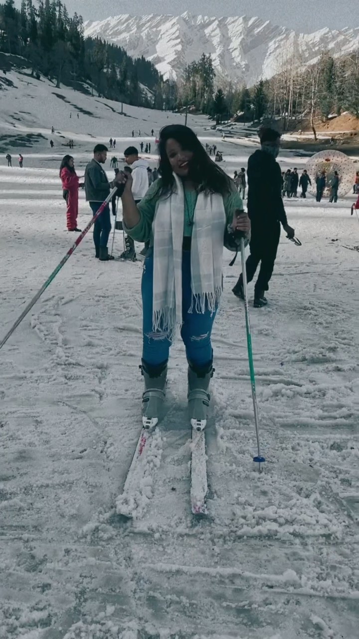 Nhi main kahin nhi jaa rhi but a little drama won’t hurt anybody! 🙃
.
.
#travel #whimsical #yjhd #reels #travelreels