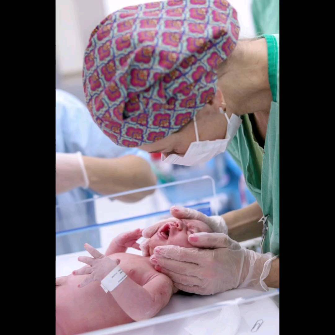 Um pouquinho da emoção do parto da Isabela 💖 Muito amor por está família linda e muita alegria e honra poder participar desses momentos. Encerrando com a visitinha em casa 🏠
Obrigada queridos 🙏
#saladeparto #visitadomiciliar #pediatriacomamor