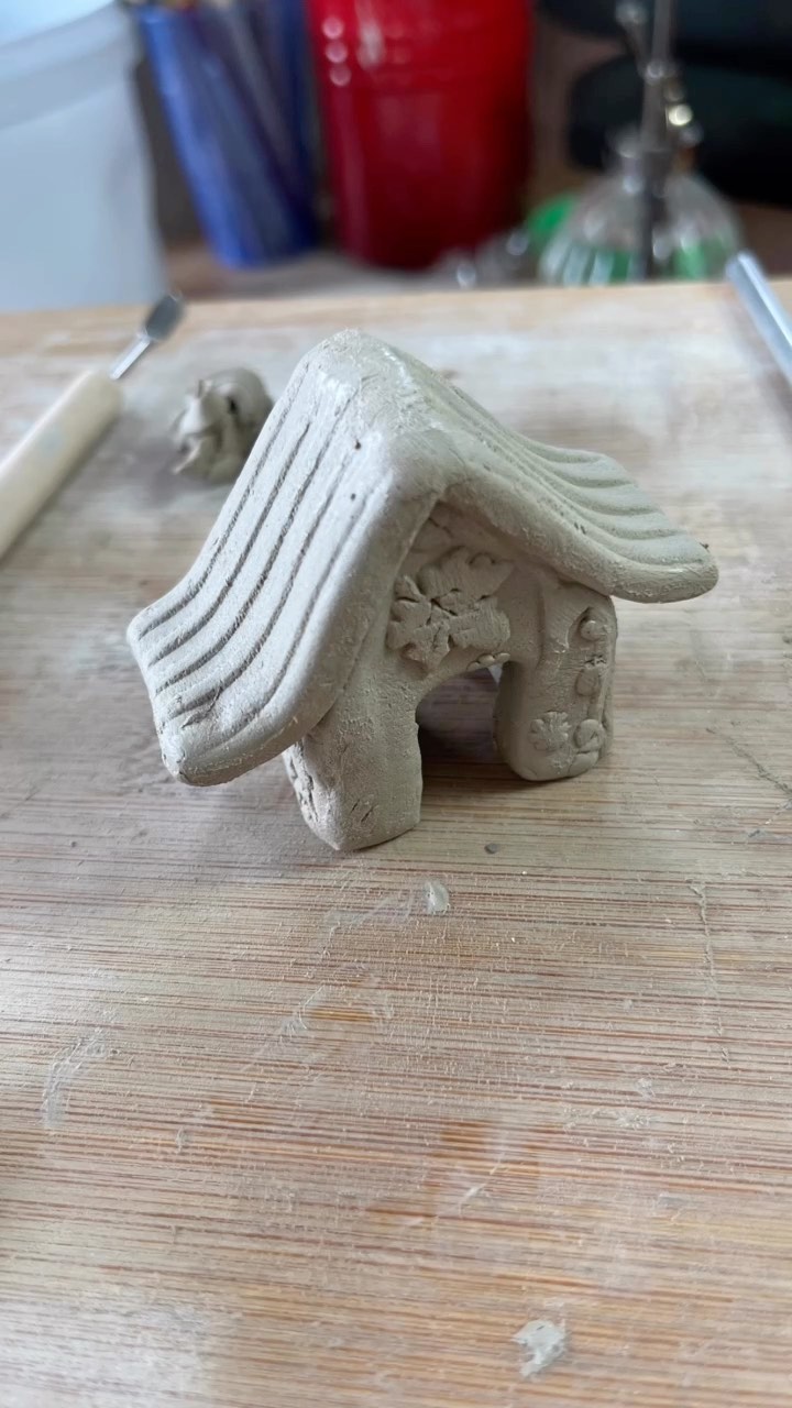 Building little houses 🏡
#handmadeceramics
#ceramics
#ceramica
#madeinSouthAfrica
#homedecor
#decor
#iloveceramics