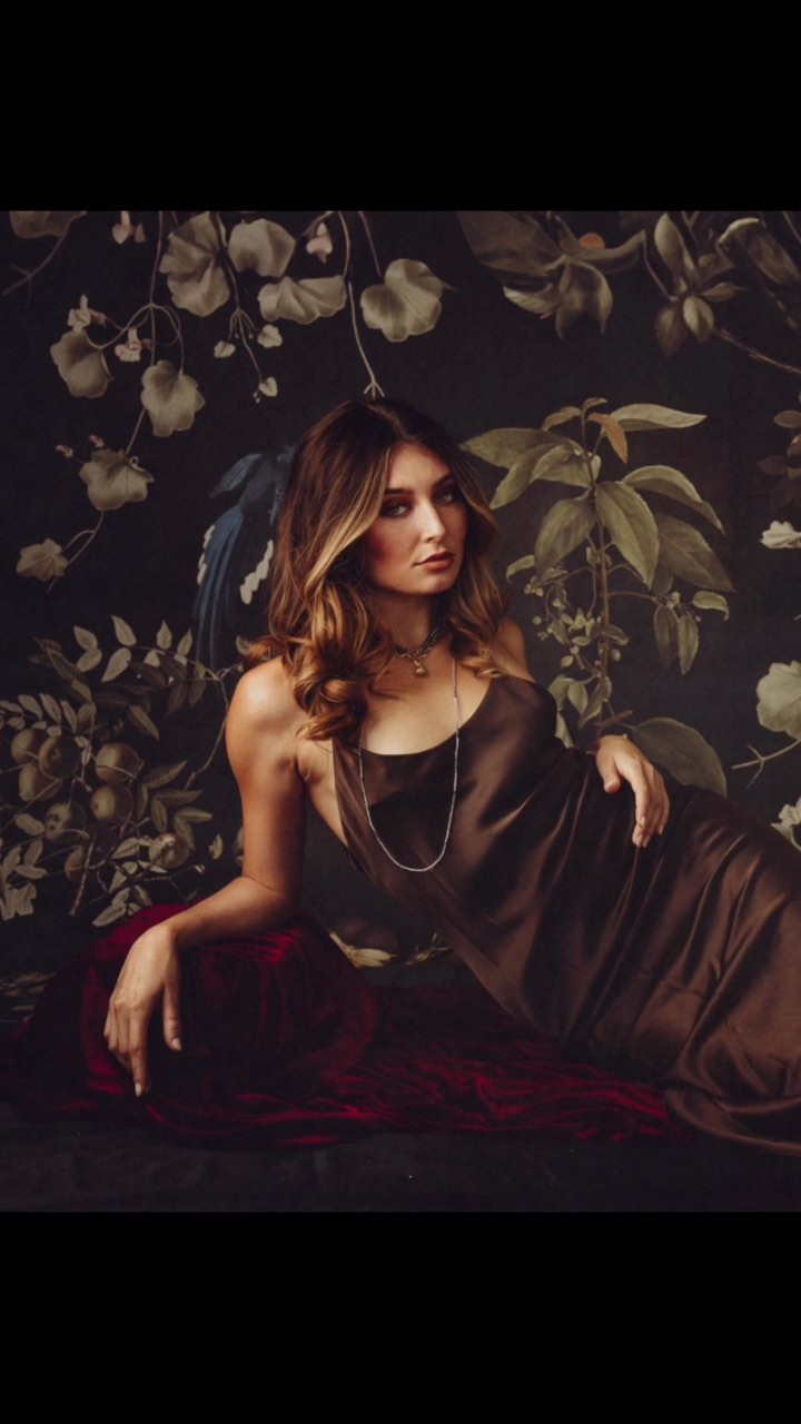 …when there are too many gorgeous images to just make one or two or three posts about the same thing. You guessed it… more to come!
Wanna know more about being photographed beautifully? DM me any time!