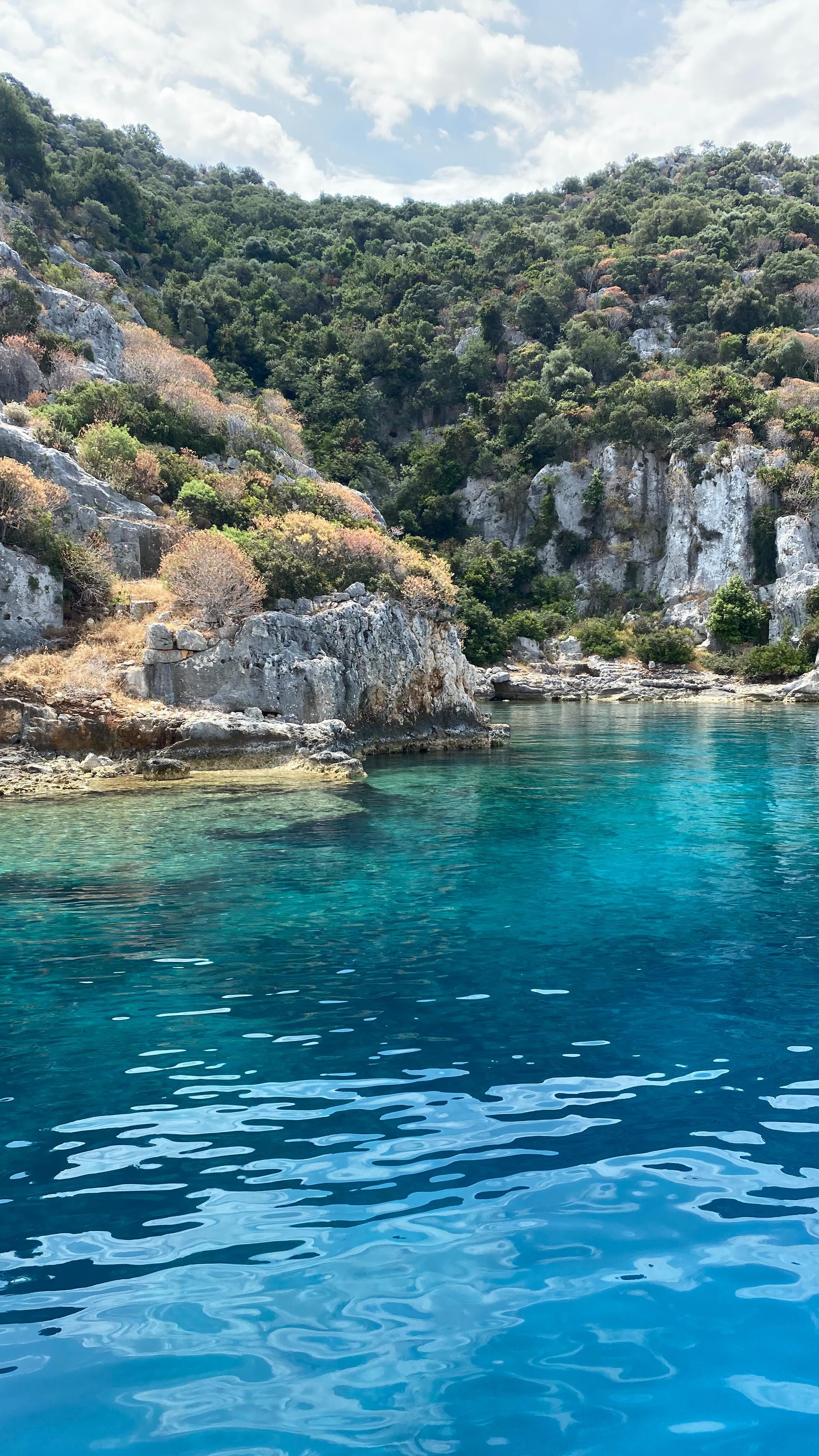 Petit rappel il est important de lâcher prise de temps en temps!
Little reminder it’s important to let go from time to time!
•
•
•
#letgo #breath #lacherprise #beauty #motivation #attitude #energy #instamoment #instatravel #idomybest #peace #reels #reelsinstagram #reelstravel #votd #rotd #ouilavieestbelle #unreve #alhenabijoux