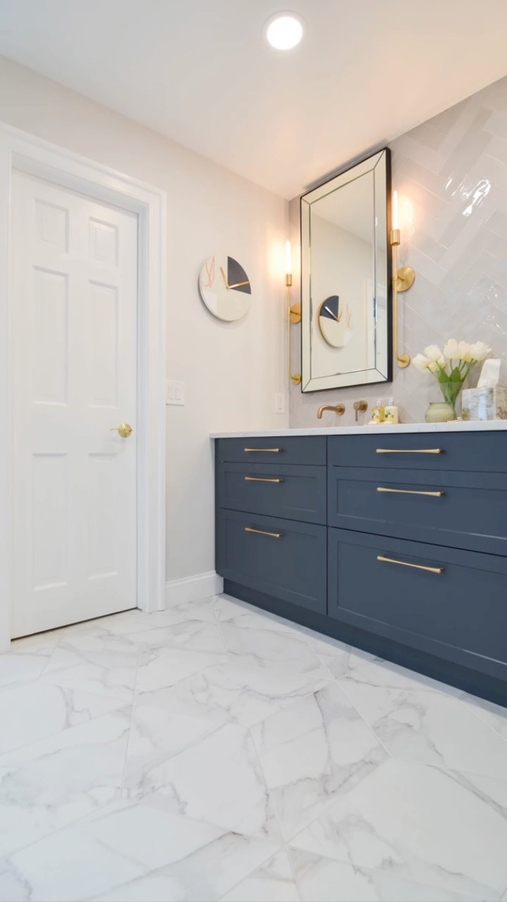 Happy client, happy designer ♥️
Not only have I been tackling this couple’s home room by room, but they’ve been recommending me to their friends and family.
And THAT is the biggest compliment to me as a designer.
I swear, I have some of the best clients and I am incredibly grateful and thankful to all those who have returned to work with me or referred me.
It’s what keeps my small business trucking along 🥹
#homedesigners #diningroomdesign #powderroomdesign #bathroomtransformation #happycustomerhappyme
