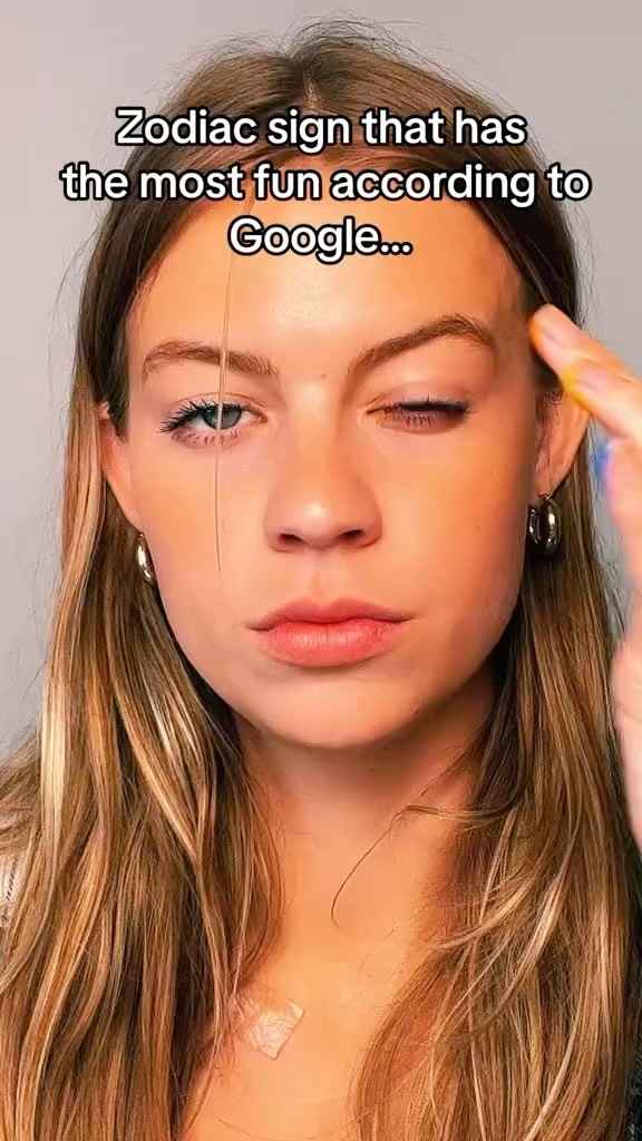 we’re loving this AMAZING @sydney_morgan look…send to all your saggitarius besties🤡🤡
#zodiac #makeup