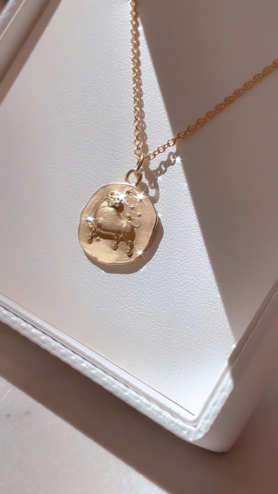 #pendant #custommade #bull #stars #zodiacsigns #18karat #gold #romycollejewellery